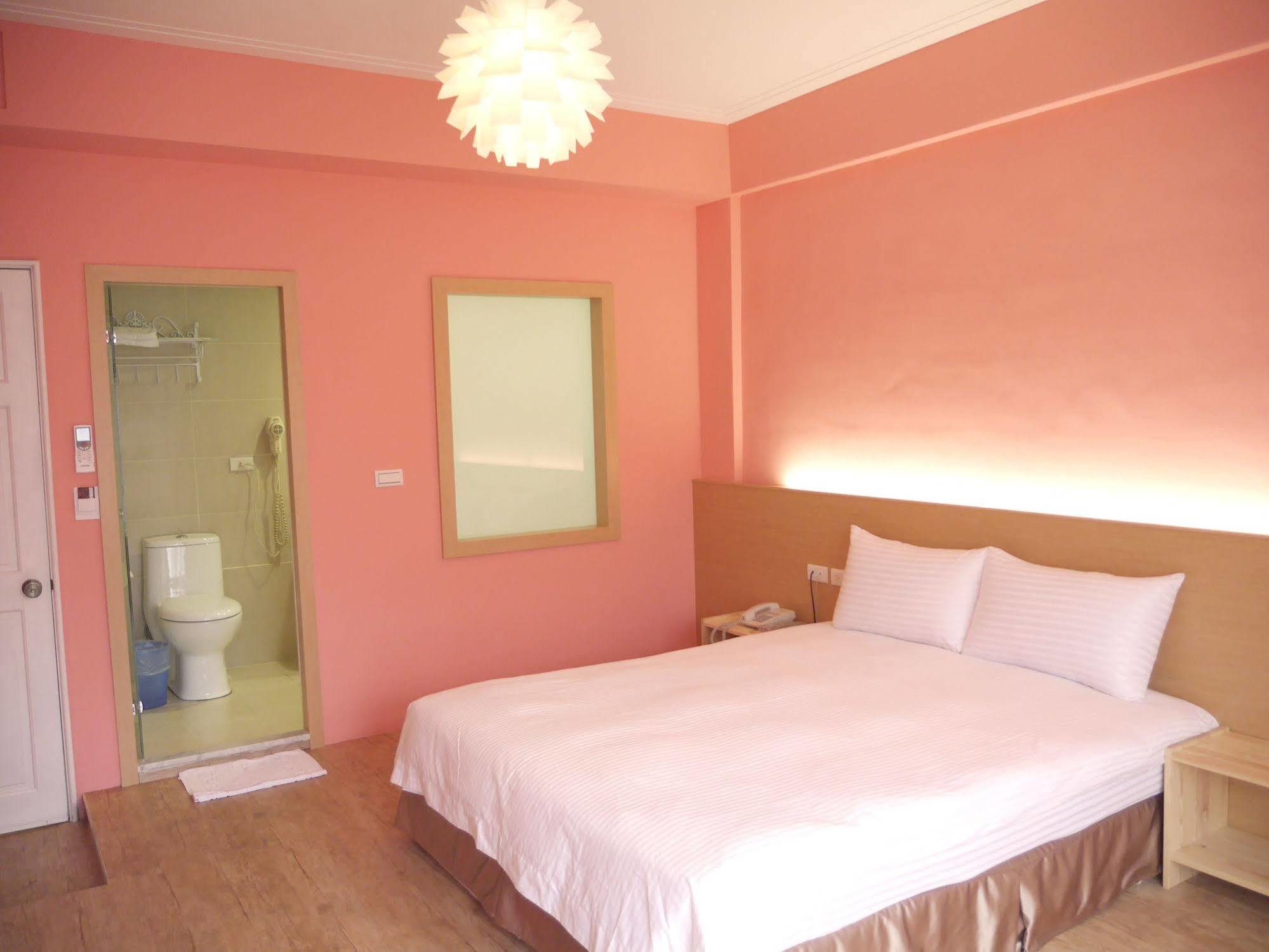 Young Motel Taitung Екстериор снимка